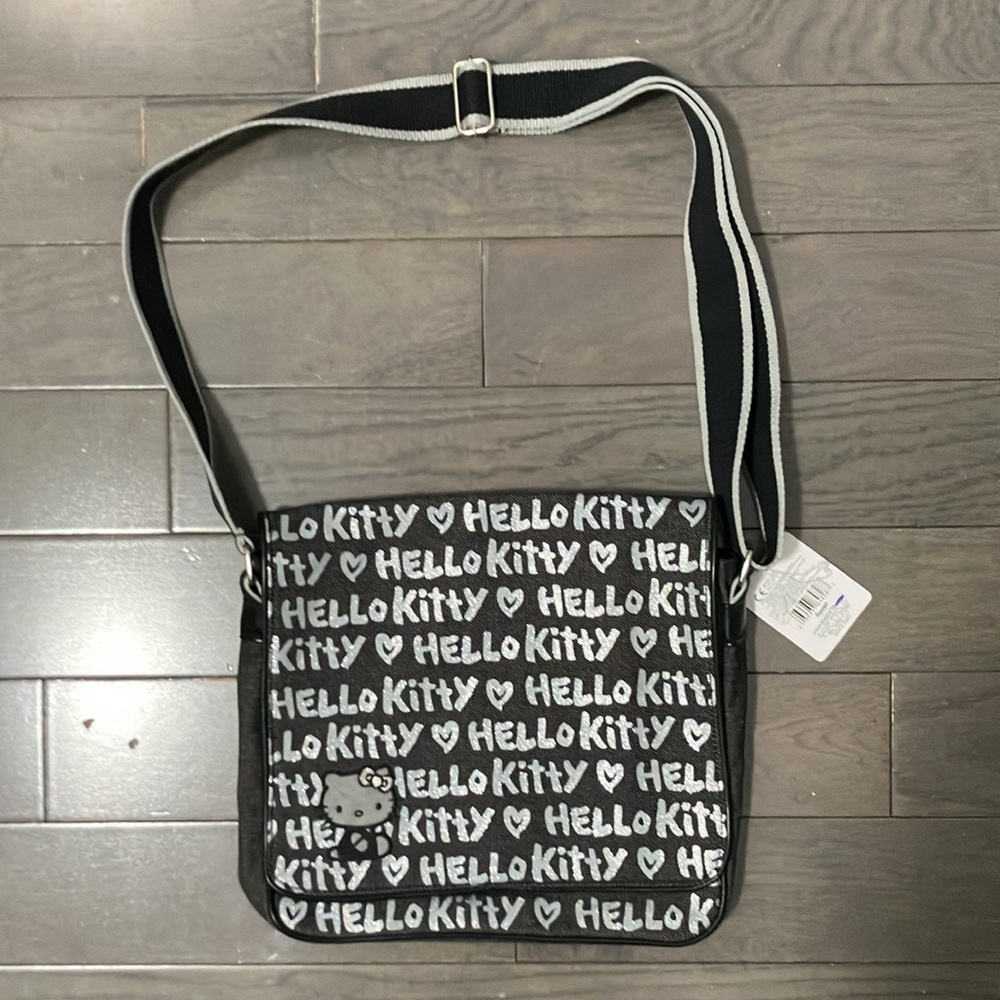 NWT Y2K Vintage 2002 Hello Kitty Graffiti Messenger Bag / Purse - Picture 2 of 6